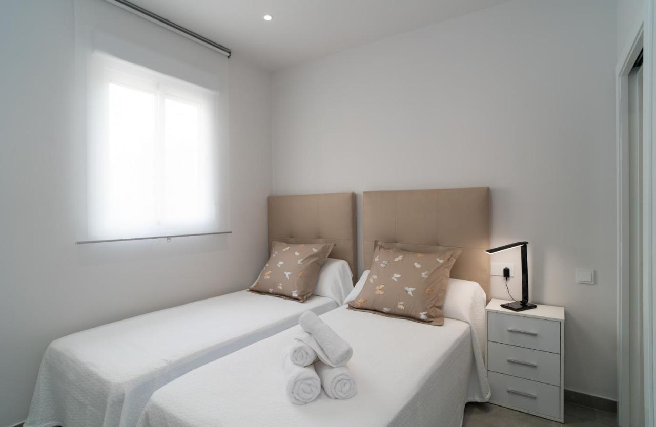 Aac Malaga - Apartamento Con Terraza, Muy Amplio, Totalmente Equipado, Cerca Del Centro Y Nuevo! Bagian luar foto