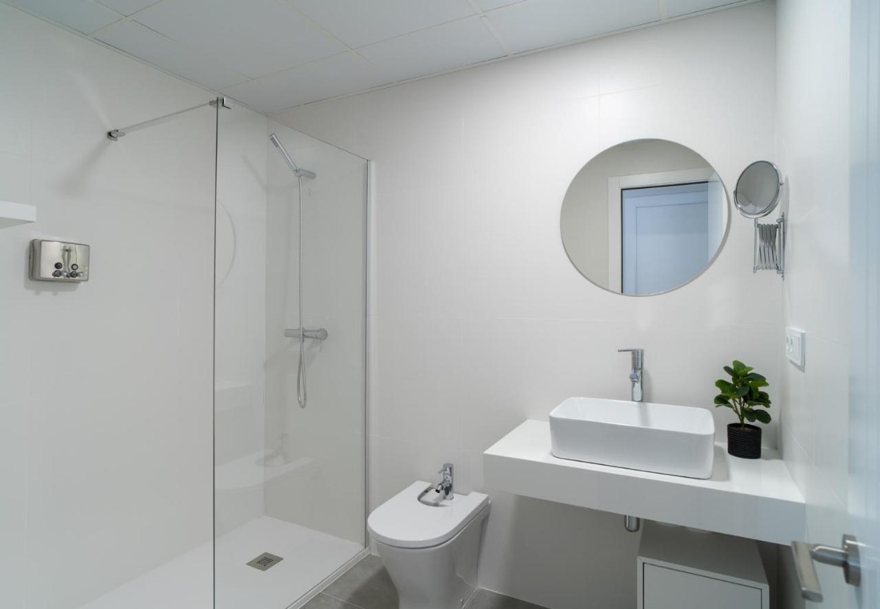 Aac Malaga - Apartamento Con Terraza, Muy Amplio, Totalmente Equipado, Cerca Del Centro Y Nuevo! Bagian luar foto