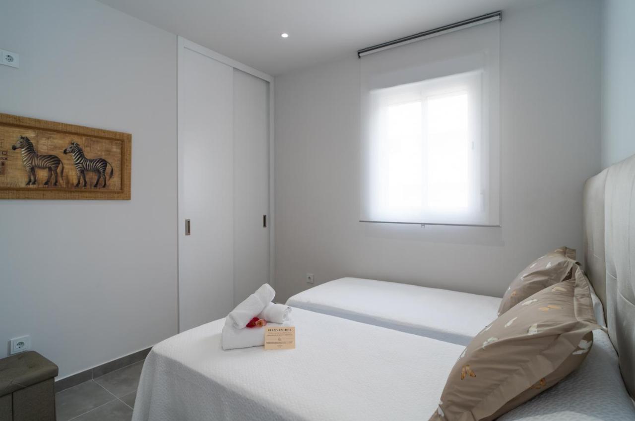 Aac Malaga - Apartamento Con Terraza, Muy Amplio, Totalmente Equipado, Cerca Del Centro Y Nuevo! Bagian luar foto
