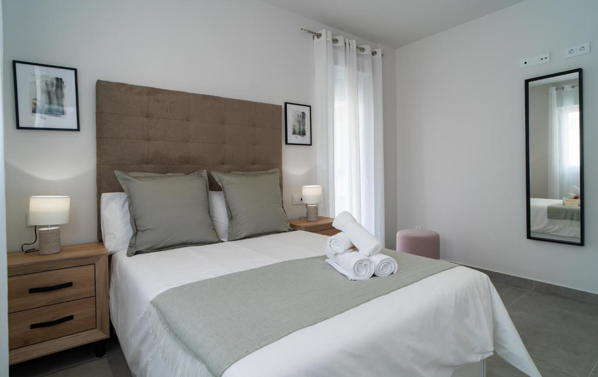 Aac Malaga - Apartamento Con Terraza, Muy Amplio, Totalmente Equipado, Cerca Del Centro Y Nuevo! Ruang foto