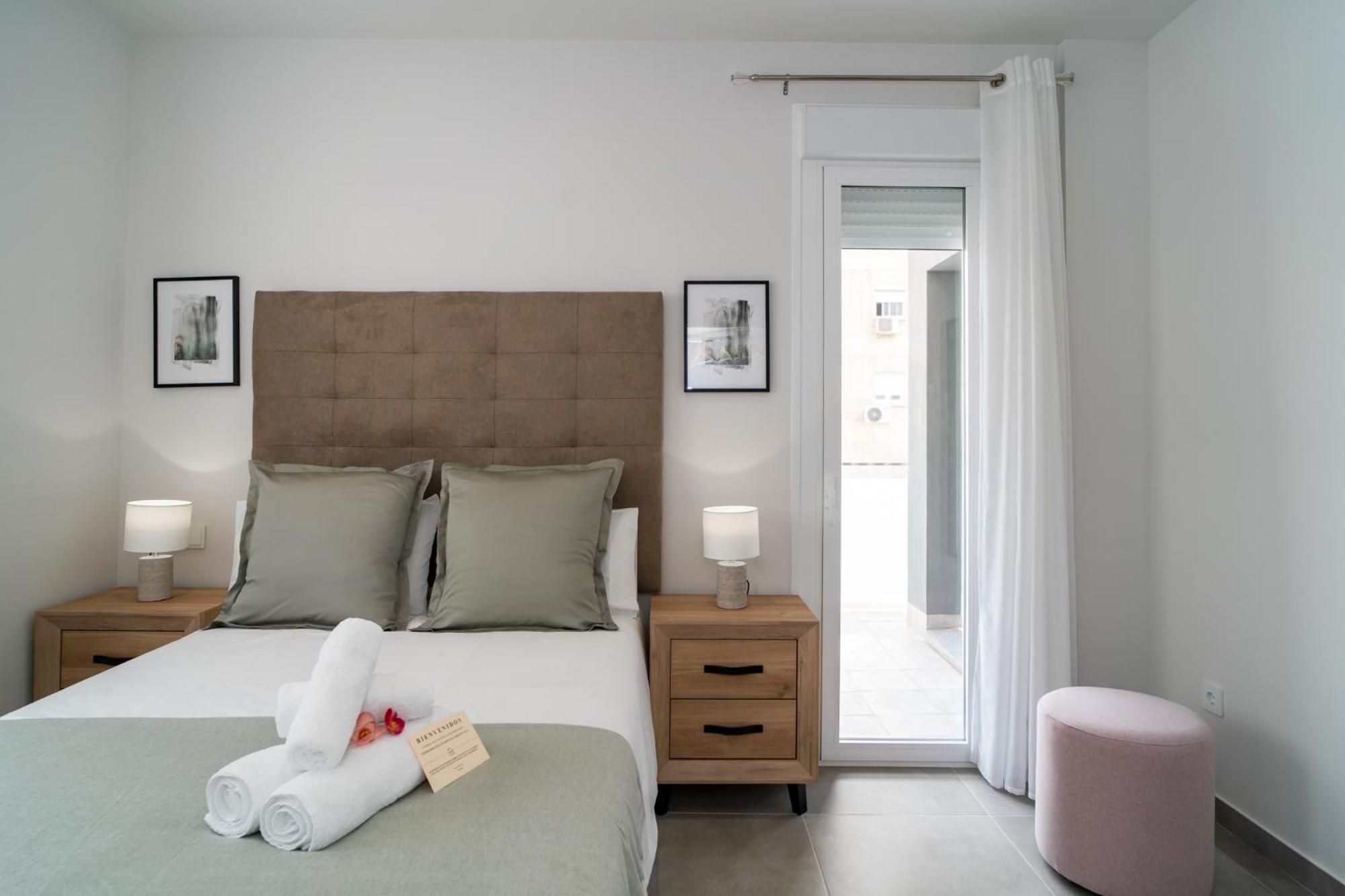 Aac Malaga - Apartamento Con Terraza, Muy Amplio, Totalmente Equipado, Cerca Del Centro Y Nuevo! Ruang foto